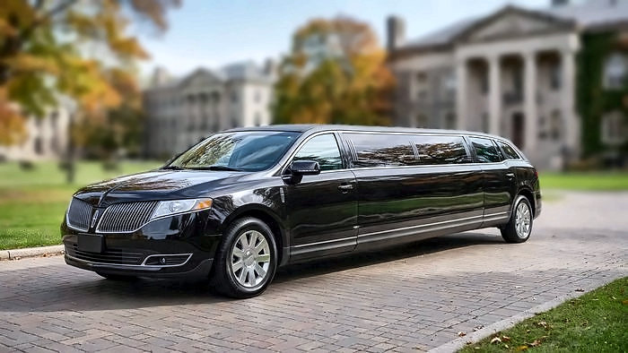 Lincoln MKT Stretch, 8 passengers, black and white, from the AB Limousine fleet